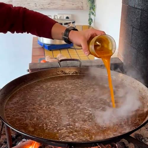 5.- Faire revenir la tomate avec le paprika