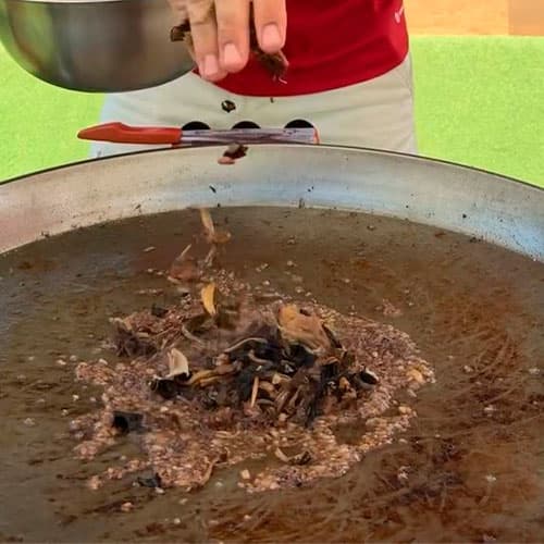 4.- Faire sauter les légumes