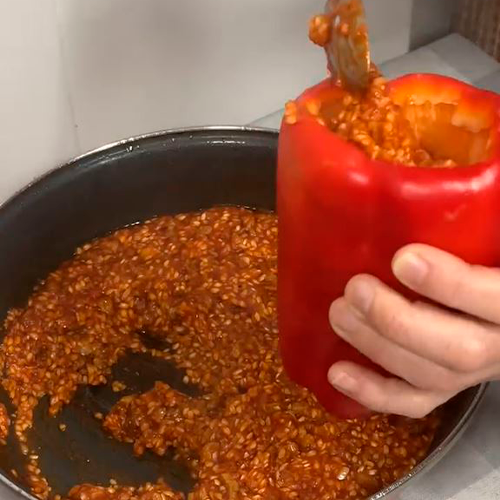5.- Faire revenir la tomate avec le paprika