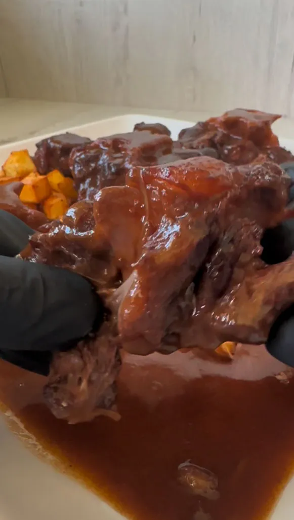 7.- Déchiqueter la viande