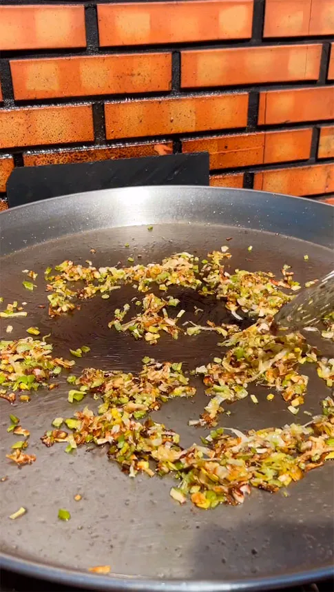 4.- Faire sauter les légumes