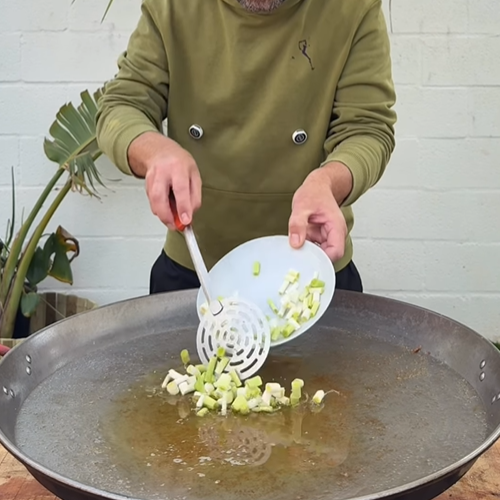 4.- Faire sauter les légumes