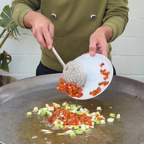 5.- Râpez les tomates