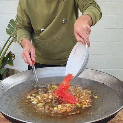 6.- Réduire la tomate