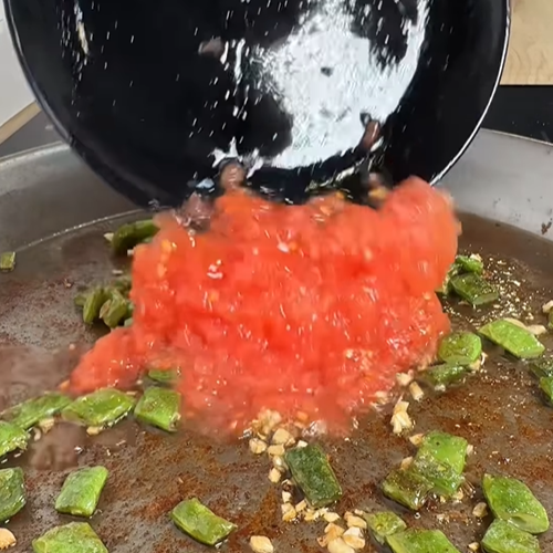 6.- Réduire la tomate