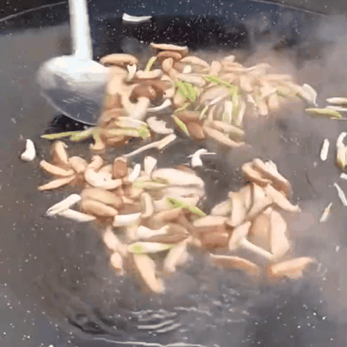 1.- Faire frire les nouilles