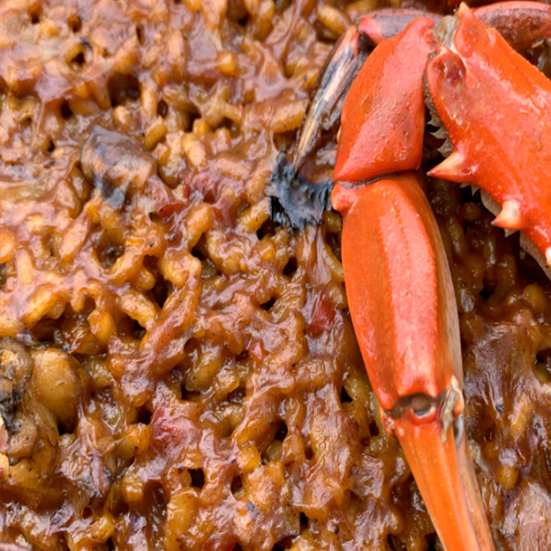 Recette de @cris_riceandmeal : riz au crabe bleu, seiche sale et oignon caramélisé au vermouth rouge
