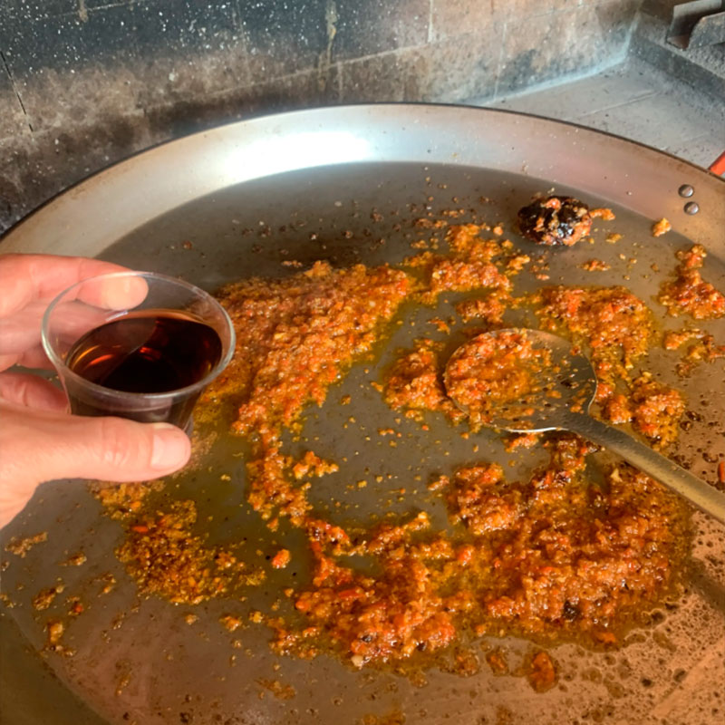 6.- Ajoutez le vermouth rouge
