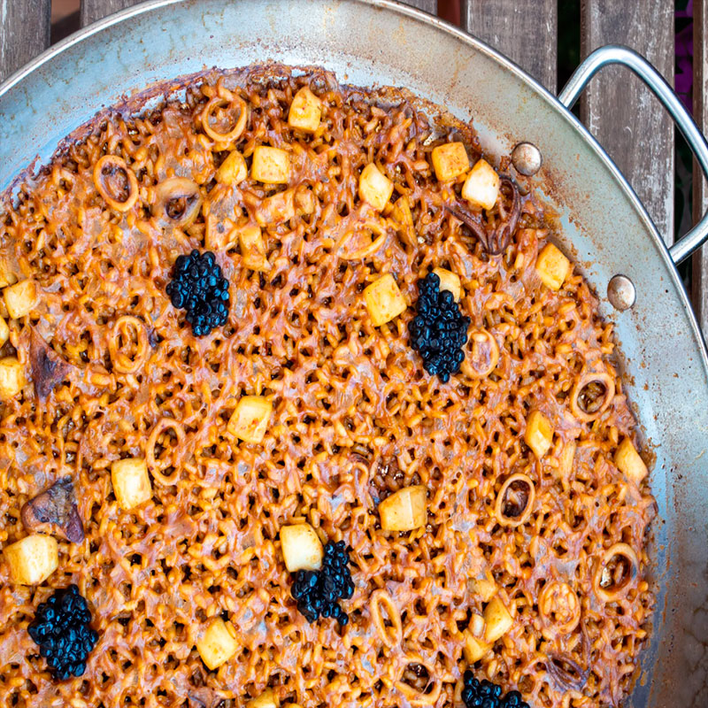 Recette de @elchefkent: riz de calamars et seiches au faux caviar