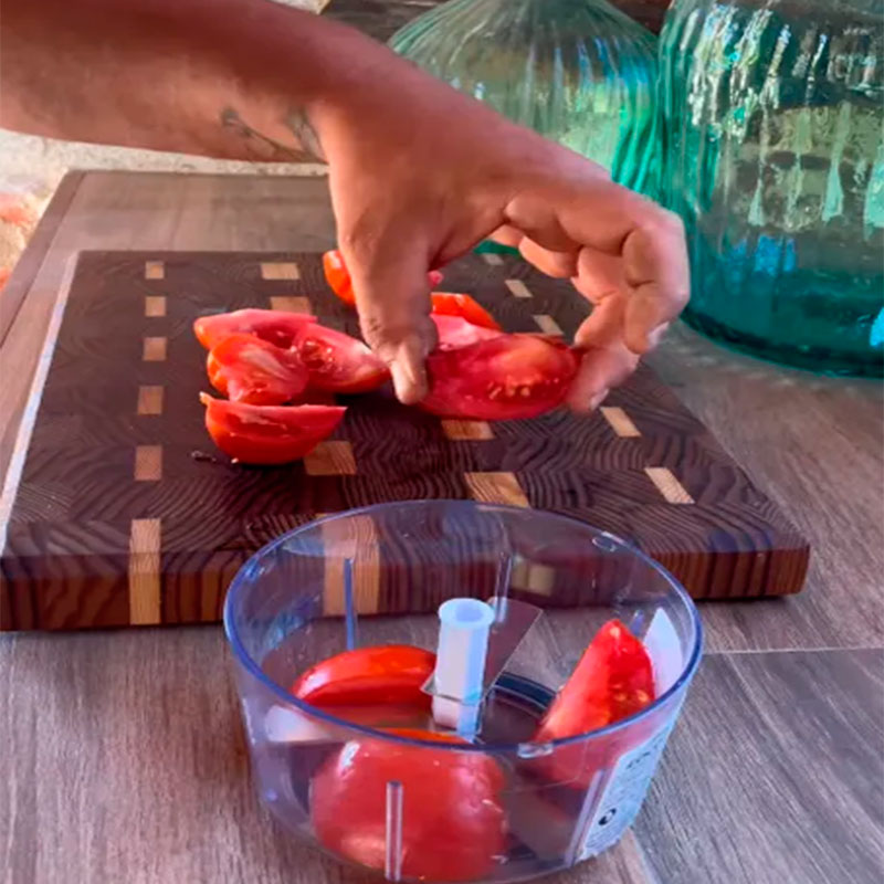 3.- Coupe et broyage des tomates