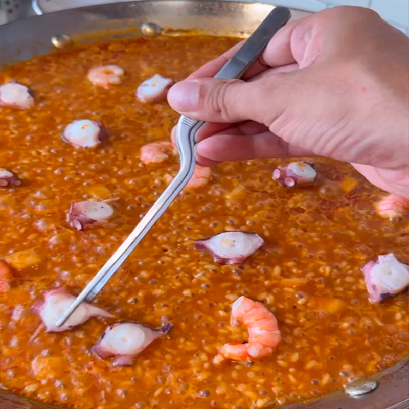 Recette de @elchefkent: Riz au poulpe et crevettes rouges
