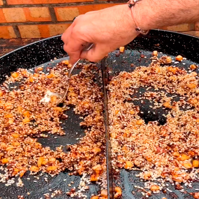 7.- Ajoutez le riz et les perles