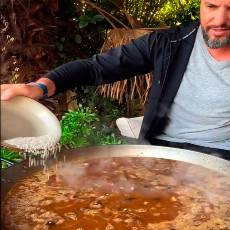 8.- Ajoutez le riz et faites cuire