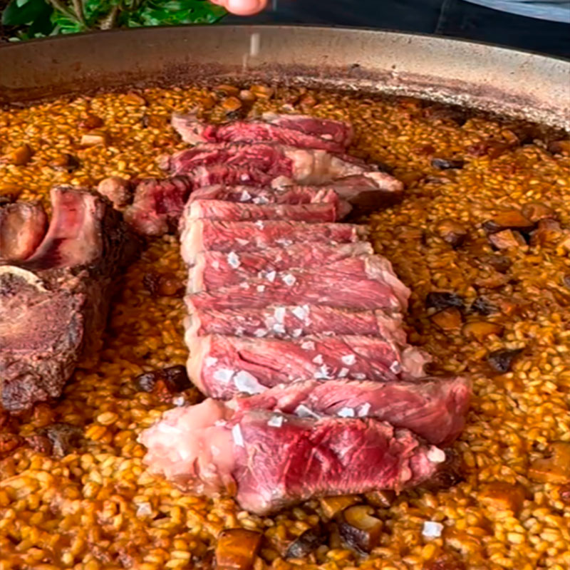 11.- Décorer avec le steak