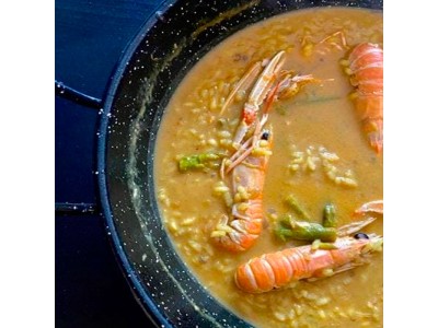 Recette de @cooking_jorge : riz au curry et à la noix de coco avec des langoustines