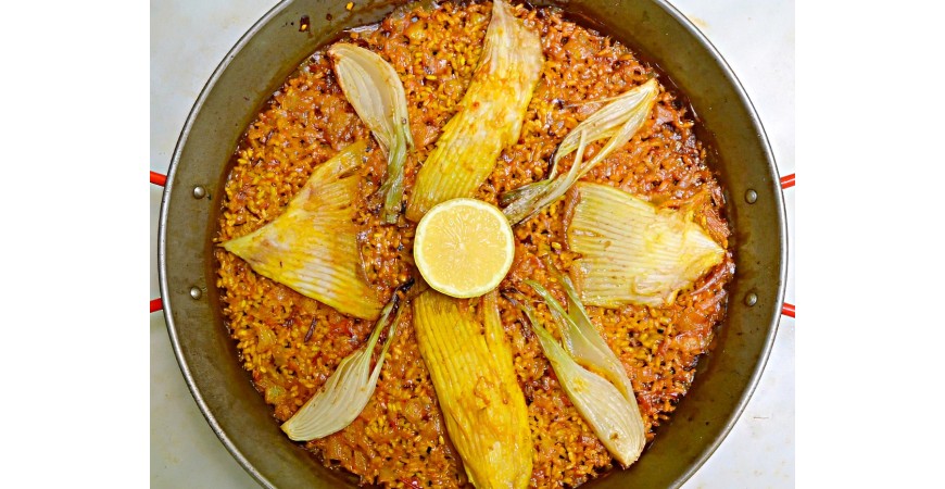 Recette de @chelopeiro.cuina : paella aux raies pastenagues