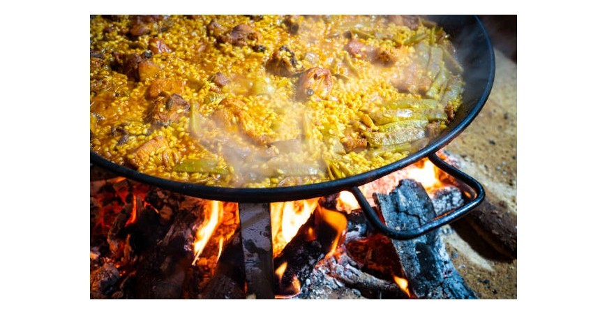 La paella est-elle couverte pendant la cuisson ?