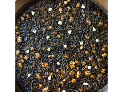 Recette de @fanaticook : Fideuá de calamars noirs à l'aïoli et aux agrumes