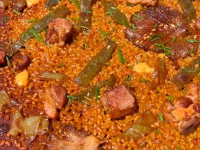 Receta de _comeydisfruta_: Arroz con presa Ibérica, setas y ajos tiernos