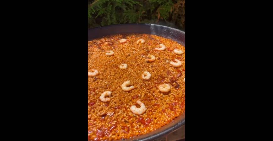 Recette de @cherenayuso : paella de calamars et crevettes